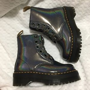 Dr. Martens Vegan Molly